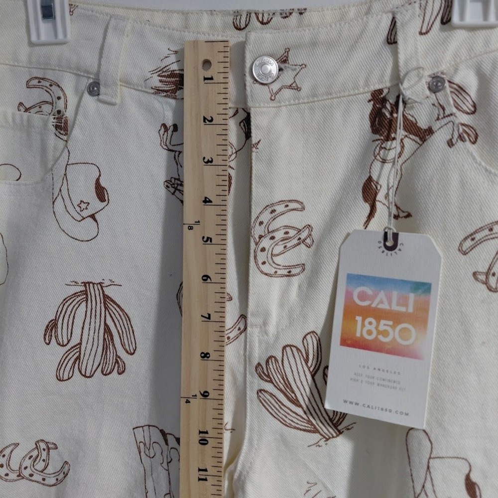 Cali 1850 Womens Western Print Barrel Jeans Cream Brown Size 13 NWT High Rise - Picture 10 of 16